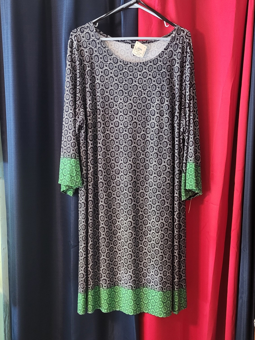 Enfocus Studio Black & White Geometric Long-Sleeve Shift Dress with Green Trim